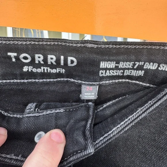 High Rise Dad Shorts - Picture 3 of 8